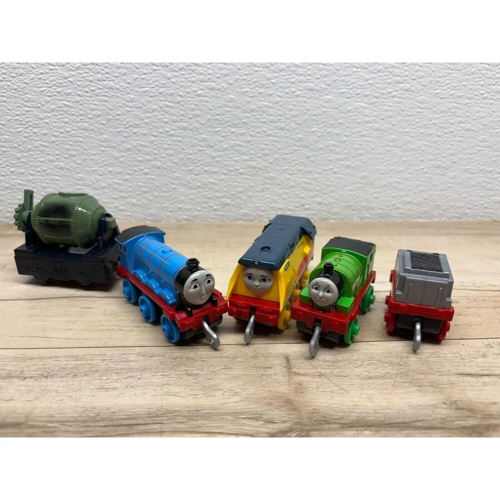2018 Mattel Gilliane Thomas & Friends Train Lot Of 5 Cars And Locomotives